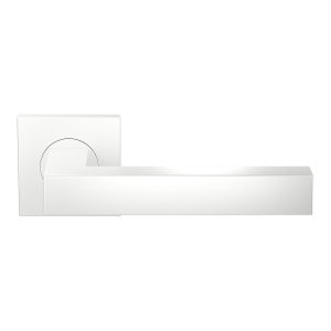 GPF132E door handle on rose