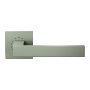 GPF138E door handle on rose