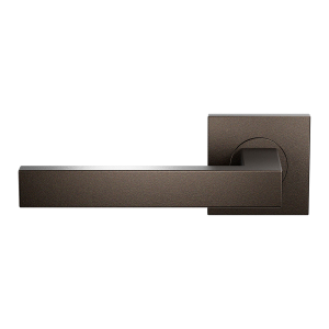 GPF138EL door handle on rose pointing left
